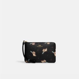 ✨New COACH Corner Zip Wristlet with Penguins ✨